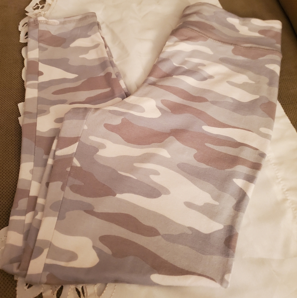 Camo leggings 😍